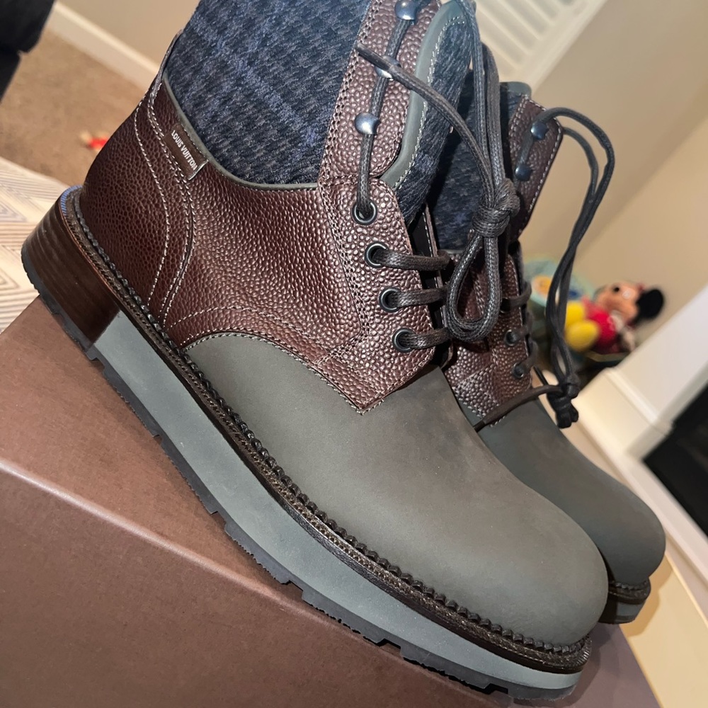 Men’s LV Boots